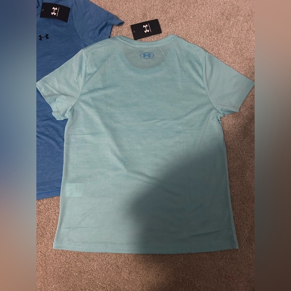 Under Armour Tech T-shirts size: small - Picture 2 of 7